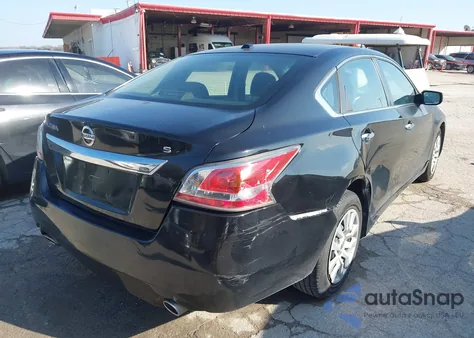 2015 Nissan Altima 2.5/2.5 S/2.5 Sl/2.5 Sv z USA, uszkodzony, nr VIN 1N4AL3AP7FC496713